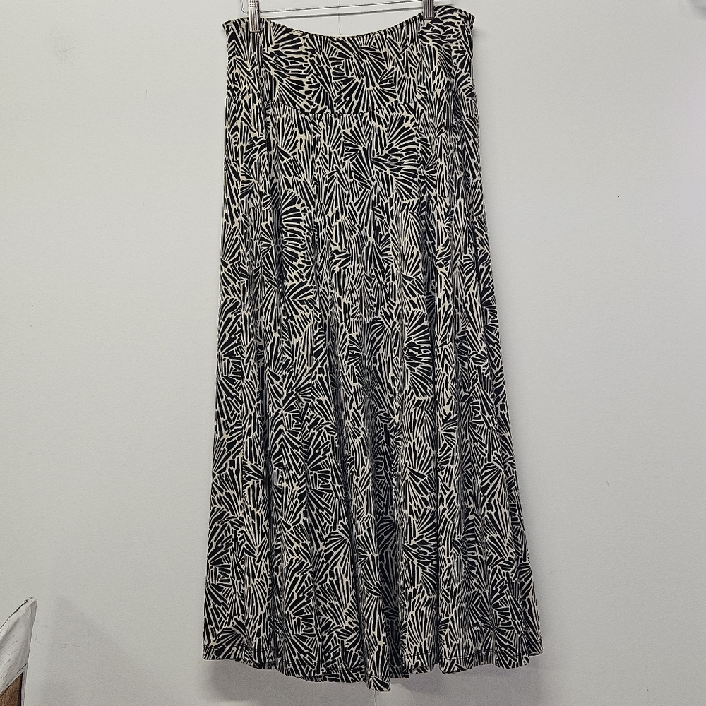 Women's Pull On Long Maxi Skirt Abstract Print A Line No Pocket Monochrome Boho